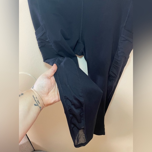 ✨Fabletics Ankle Length Powerhold Black Leggings Size M #A1 - Picture 2 of 7